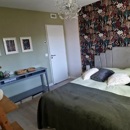 Entiere Avec Piscine- 8p *