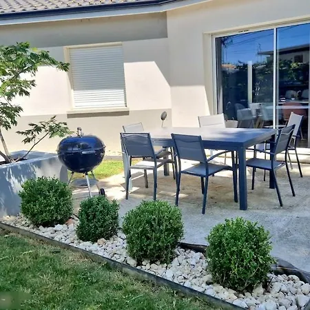 Entiere Avec Piscine- 8p *