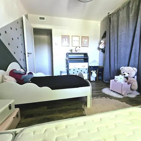 Entiere Avec Piscine- 8p Leguevin