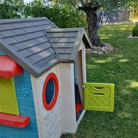 Entiere Avec Piscine- 8p * Leguevin