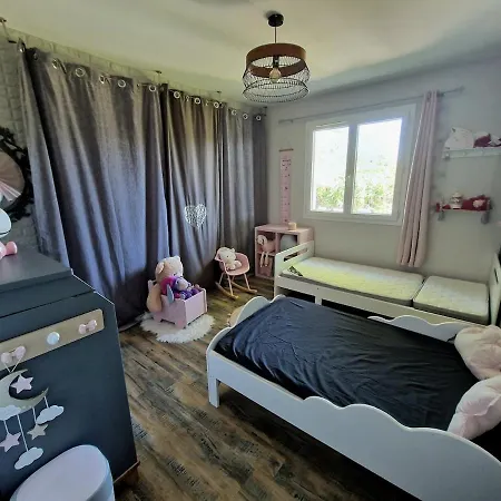 Βίλα Entiere Avec Piscine- 8p *