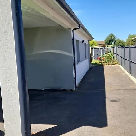 Entiere Avec Piscine- 8p