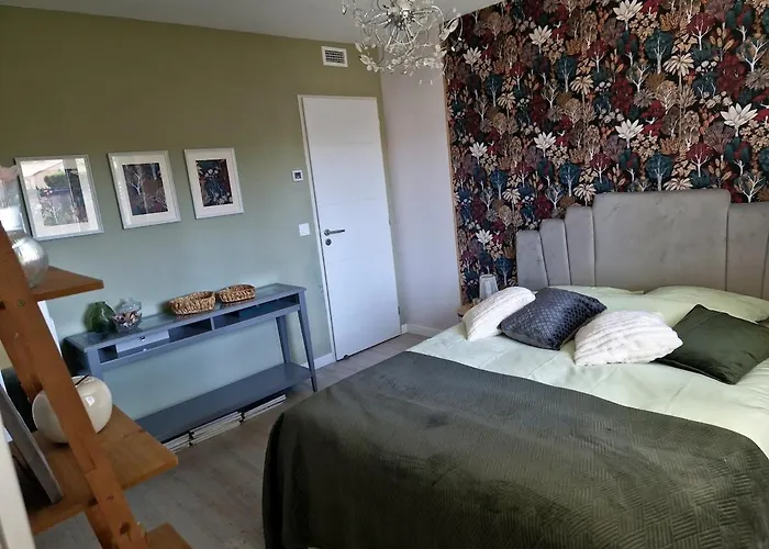 Entiere Avec Piscine- 8p *