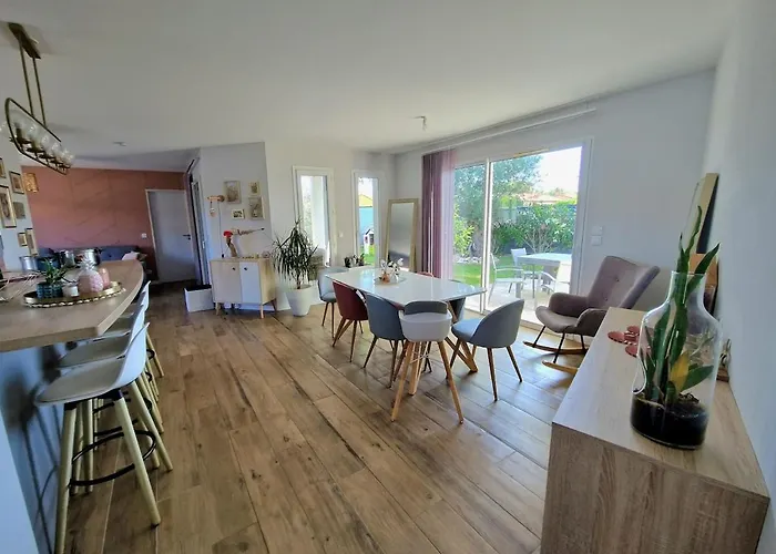 Entiere Avec Piscine- 8p 别墅 *