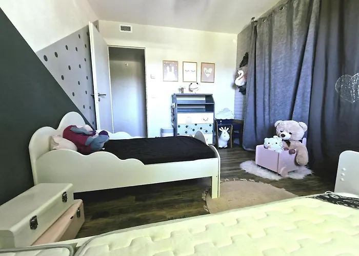 Entiere Avec Piscine- 8p Leguevin