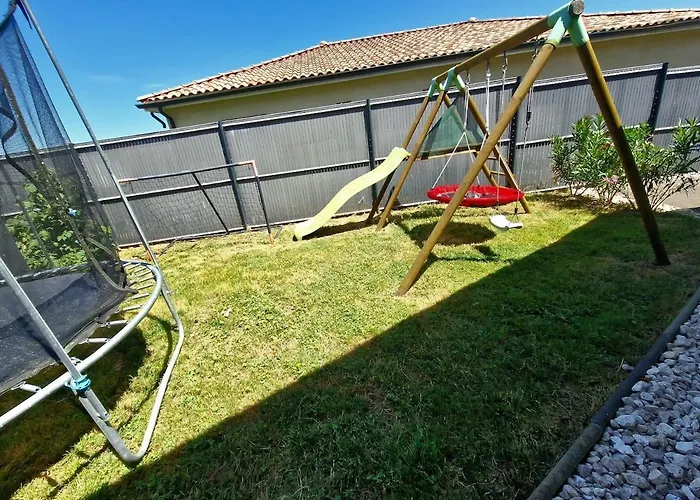 Entiere Avec Piscine- 8p