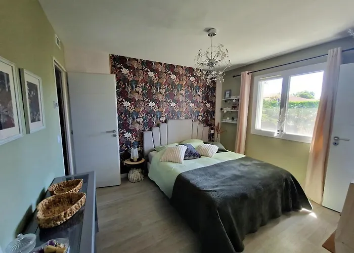 Entiere Avec Piscine- 8p 别墅 *