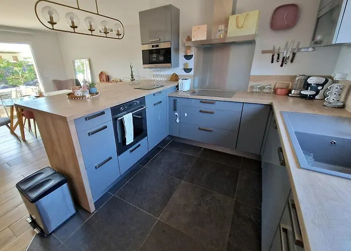 Entiere Avec Piscine- 8p 别墅 *