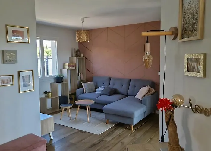 Entiere Avec Piscine- 8p 别墅 *